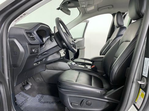 Used 2025 Ford Escape Platinum AWD/4WD image 17