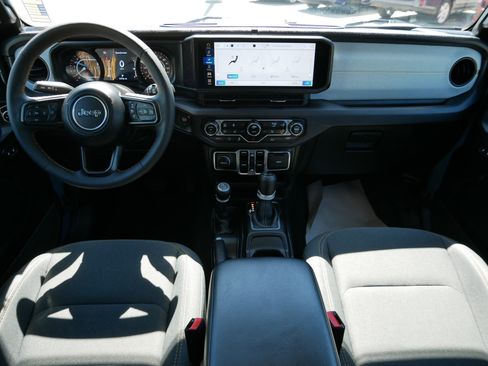 Used 2024 Jeep Wrangler Unlimited Sport AWD/4WD image 10