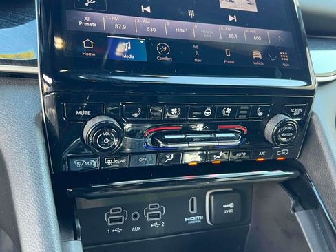 Used 2023 Jeep Grand Cherokee Trailhawk image 28