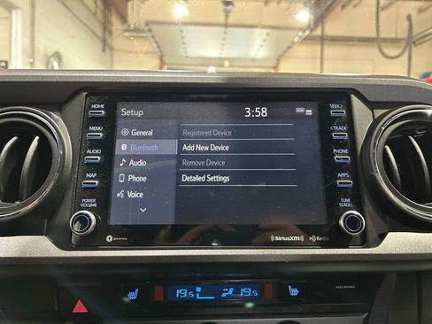 Used 2020 Toyota Tacoma SR5 AWD/4WD image 31