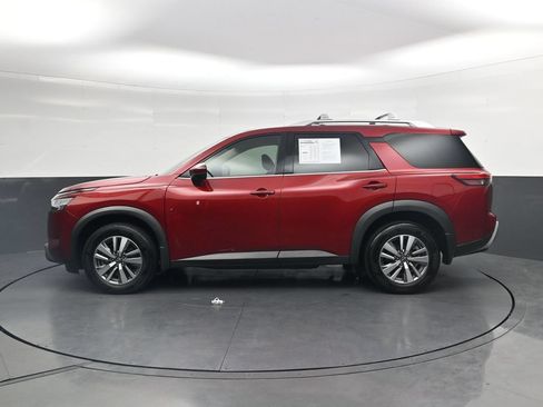 Used 2023 Nissan Pathfinder SL FWD image 11