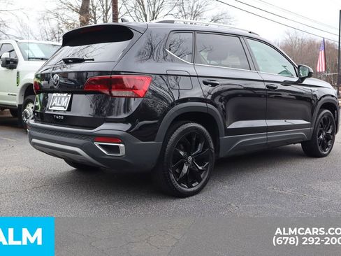 Used 2024 Volkswagen Taos SE image 6