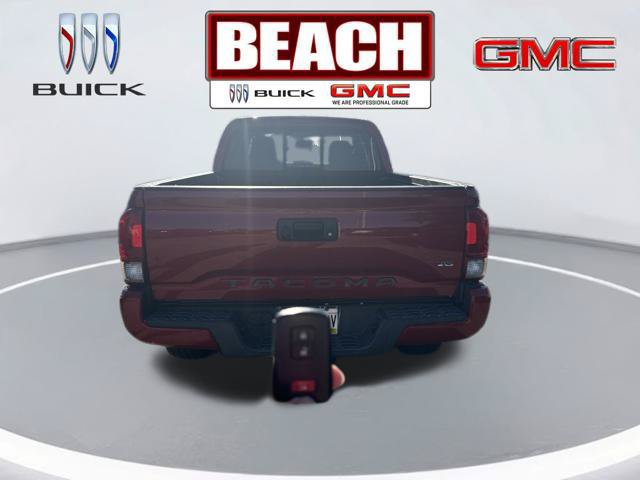 Used 2016 Toyota Tacoma TRD Sport w/ Towing Package AWD/4WD image 5