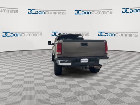 Used 2012 GMC Sierra 2500 SLE w/ SLE Preferred Package AWD/4WD image 7