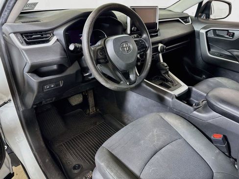 Used 2023 Toyota RAV4 LE FWD image 7