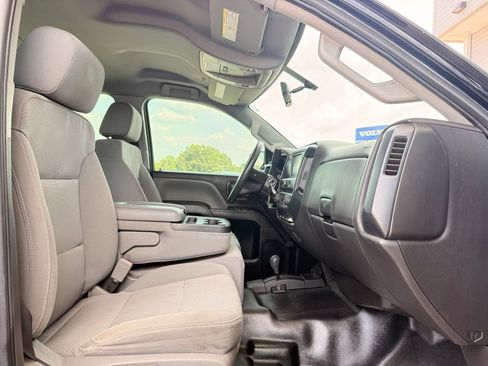 Used 2017 Chevrolet Silverado 2500 W/T AWD/4WD image 29