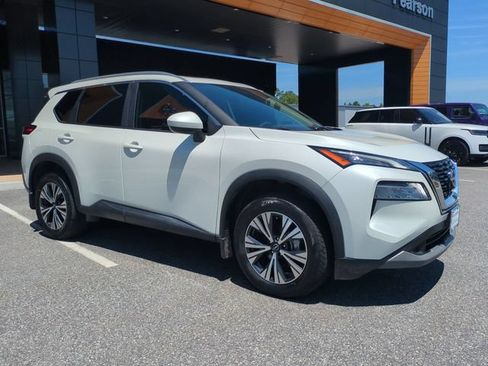 Used 2023 Nissan Rogue SV w/ SV Premium B Package AWD/4WD image 2