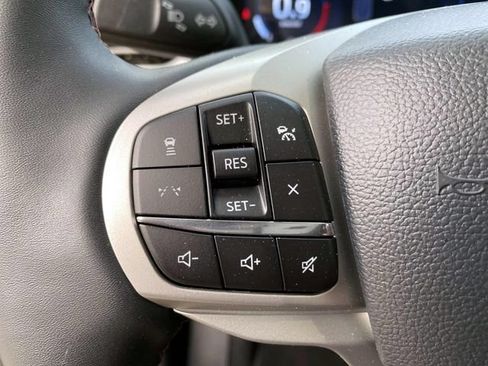 Used 2026 Ford Explorer Active AWD/4WD image 20
