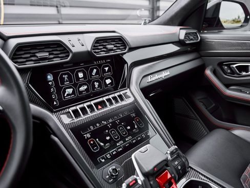 Used 2021 Lamborghini Urus image 66