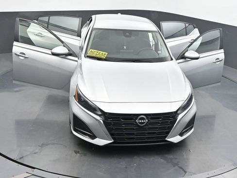 Used 2023 Nissan Altima 2.5 SV FWD image 63