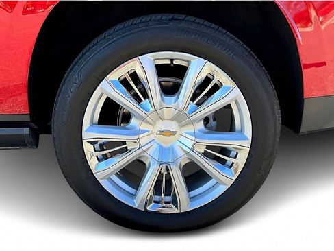Used 2024 Chevrolet Suburban High Country image 35