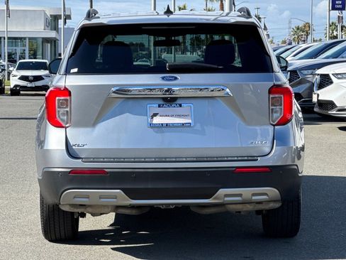 Used 2022 Ford Explorer XLT w/ Equipment Group 202A image 5
