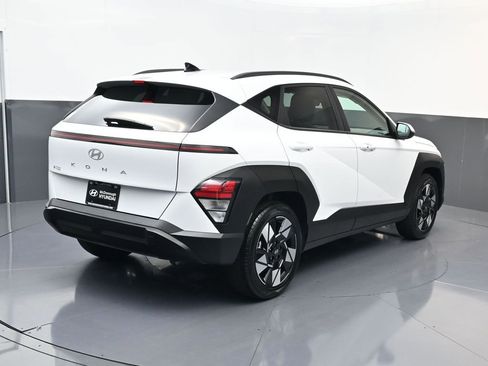 Certified 2025 Hyundai Kona SEL FWD image 4
