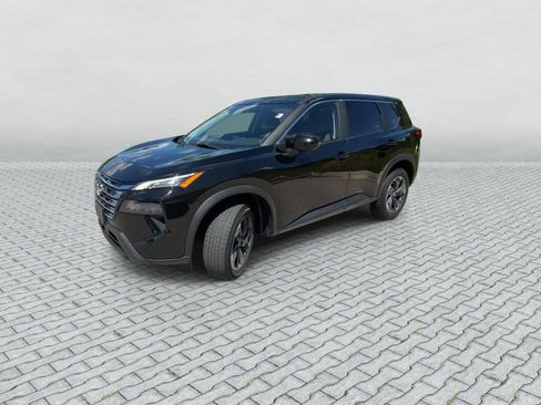 Used 2024 Nissan Rogue SV AWD/4WD image 4