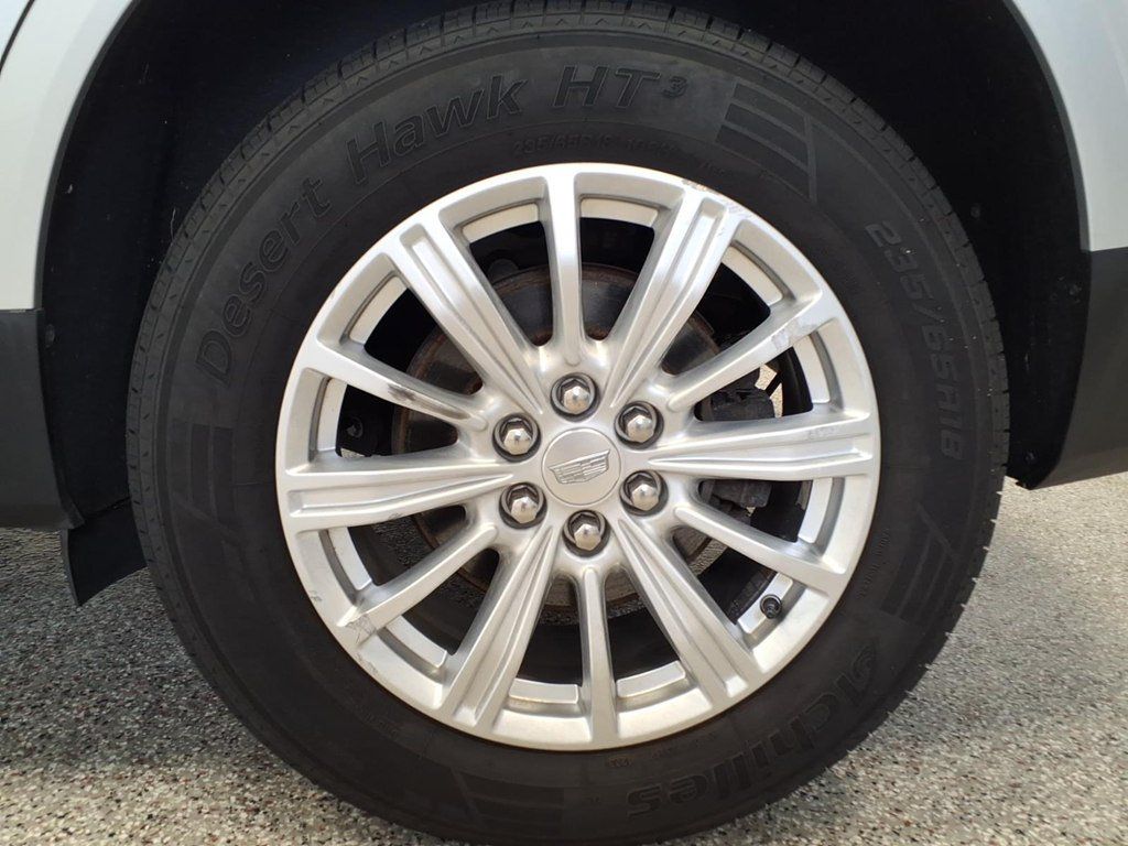 Used 2017 Cadillac XT5 FWD image 7