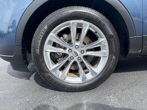 Used 2019 Ford Explorer XLT w/ Equipment Group 202A FWD image 9
