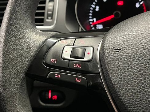 Used 2016 Volkswagen Jetta SE FWD image 22