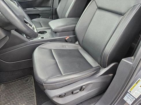 Used 2021 Volkswagen Atlas SE image 12