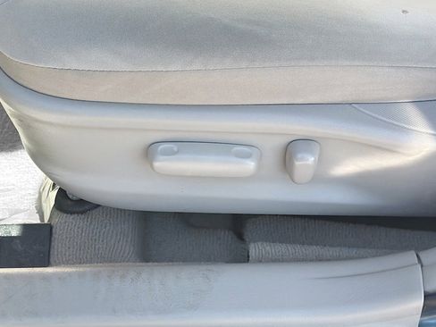 Used 2010 Toyota Camry LE image 22