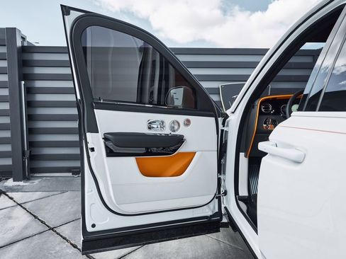 Used 2026 Rolls-Royce Cullinan image 36