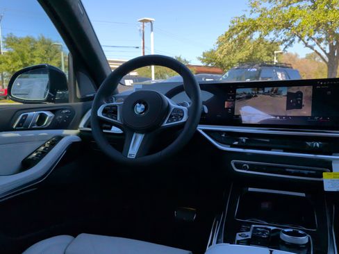 Certified 2026 BMW X7 xDrive40i w/ Executive Package AWD/4WD image 30