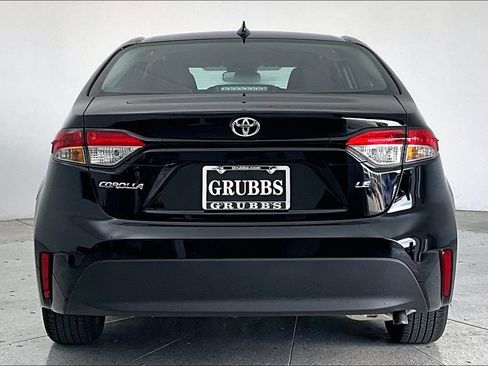 Used 2026 Toyota Corolla LE FWD image 5