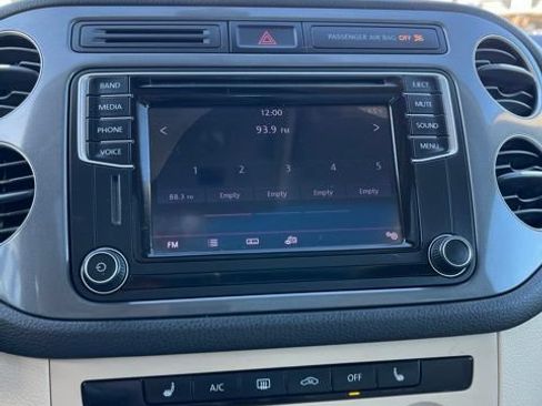 Used 2017 Volkswagen Tiguan Wolfsburg Edition FWD image 39