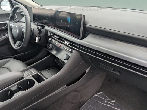 Used 2025 Hyundai Sonata Limited FWD image 24