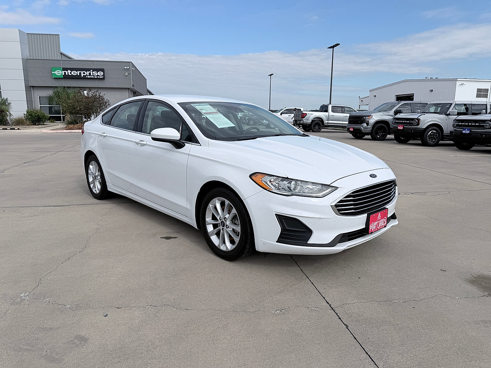 Used 2019 Ford Fusion SE FWD image 1