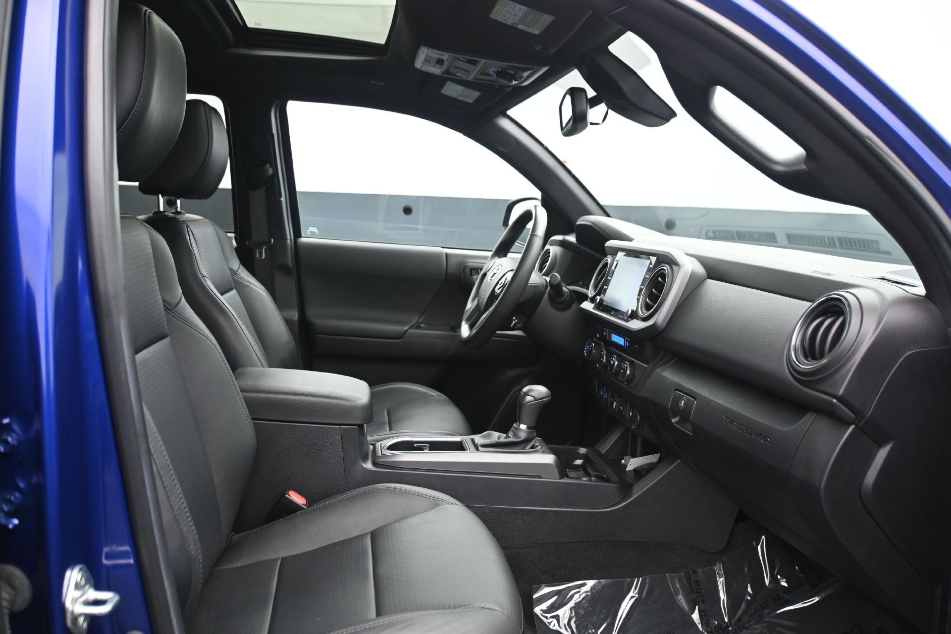 Used 2022 Toyota Tacoma TRD Off-Road w/ TRD Premium Off Road Package AWD/4WD image 13
