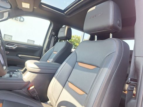 Used 2024 GMC Sierra 1500 AT4 w/ Technology Package image 12