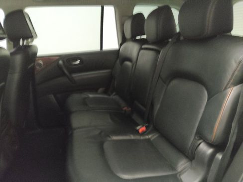Used 2017 Nissan Armada Platinum w/ Interior Lighting Package RWD image 18