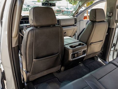 Used 2025 GMC Sierra 2500 SLT w/ SLT Convenience Package image 32