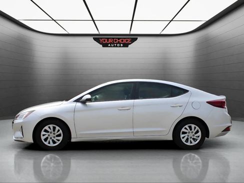 Used 2019 Hyundai Elantra SE w/ Cargo Package image 2