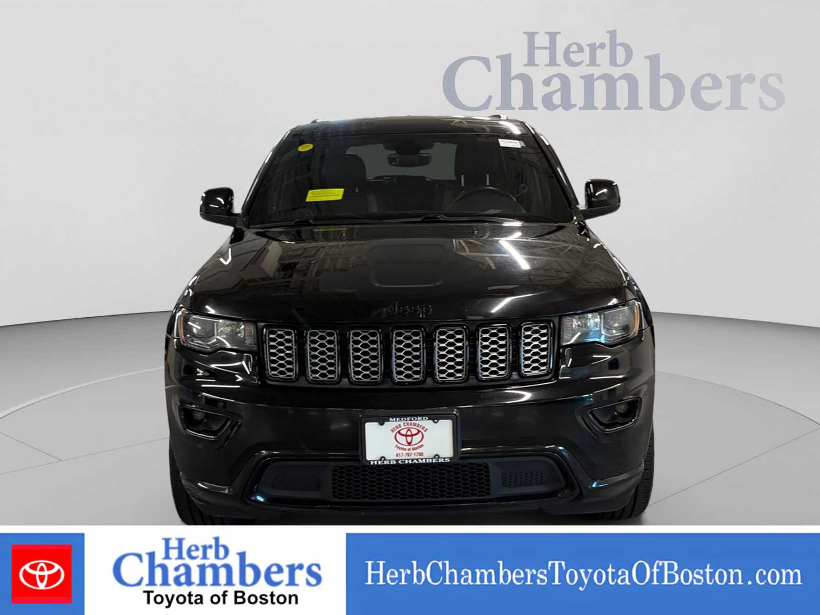 Used 2017 Jeep Grand Cherokee Altitude AWD/4WD image 2