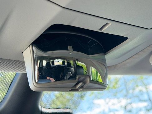 Used 2023 Chrysler Pacifica Touring-L FWD image 54