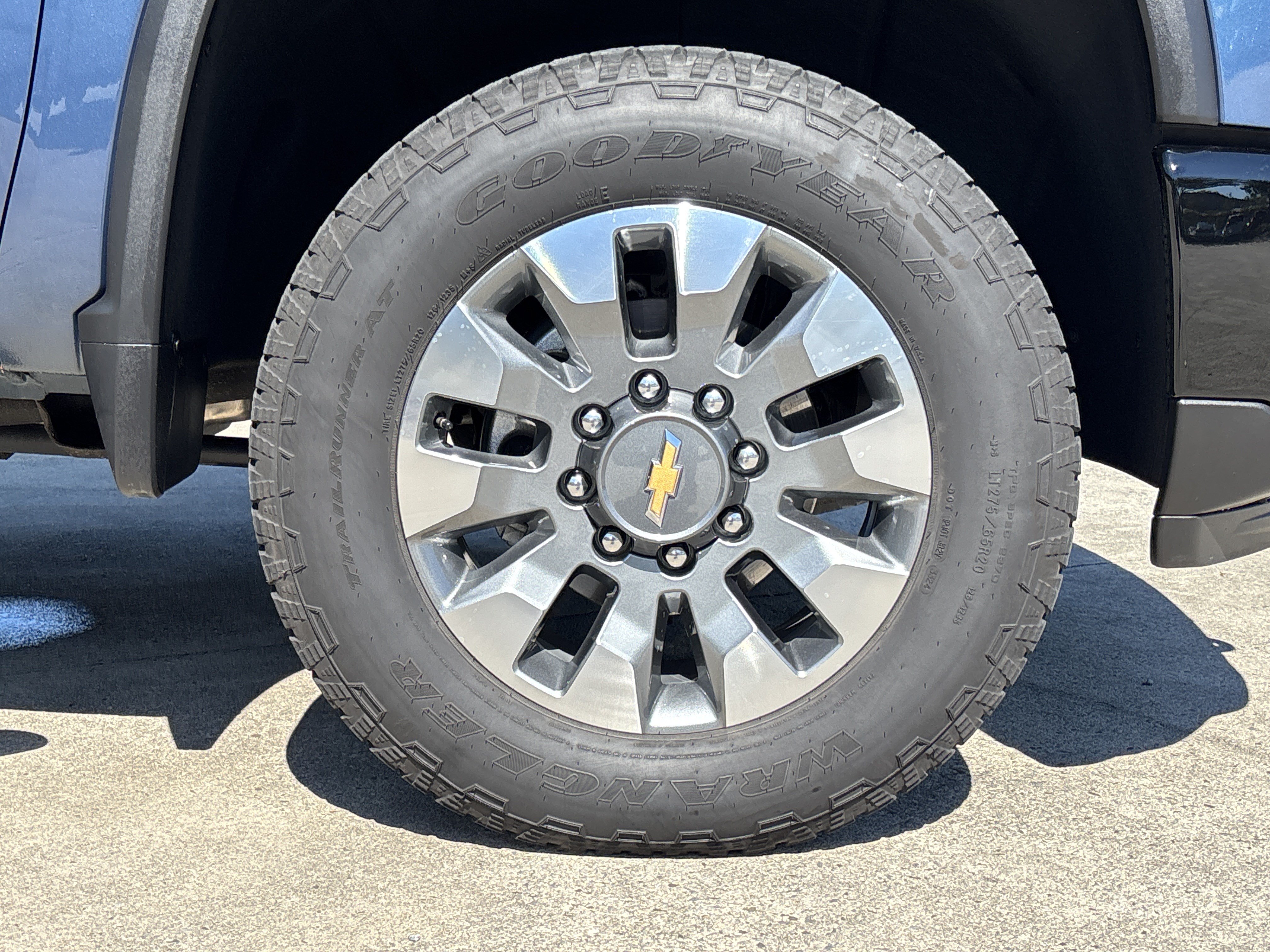 Used 2025 Chevrolet Silverado 2500 Custom w/ Custom Value Package AWD/4WD image 10
