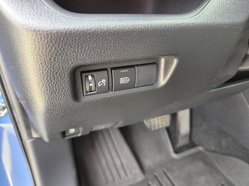 Used 2024 Toyota RAV4 SE AWD/4WD image 17