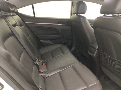 Used 2018 Hyundai Elantra Limited image 19