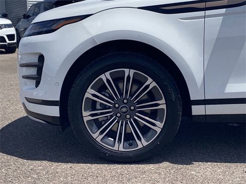 Used 2025 Land Rover Range Rover Evoque Dynamic SE image 21