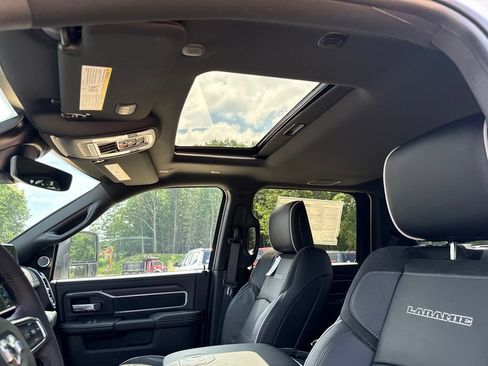New 2026 RAM 2500 Laramie AWD/4WD image 16
