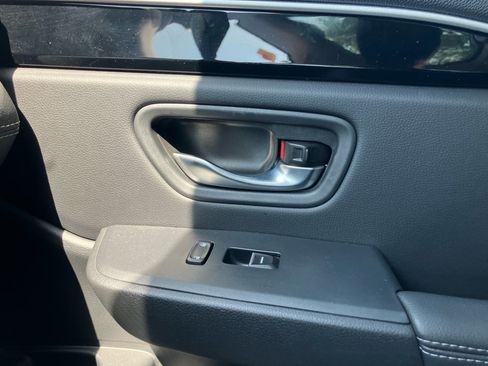 Used 2023 Honda Pilot Touring image 35