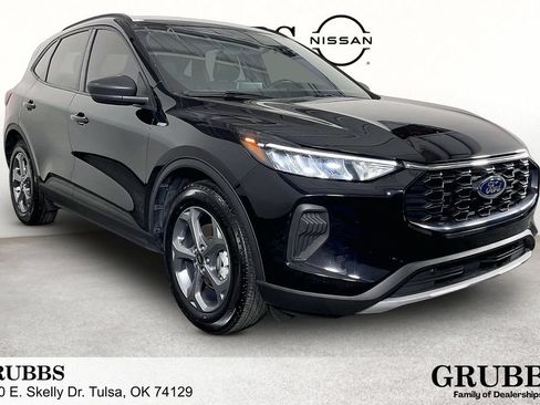 Used 2025 Ford Escape ST-Line FWD image 1