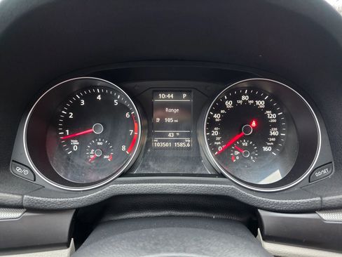 Used 2017 Volkswagen Passat 1.8T R-Line w/ R-Line Lighting Package image 13