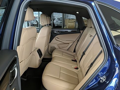 Used 2022 Porsche Macan image 12