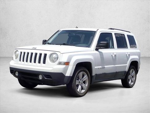 Used 2011 Jeep Patriot Latitude AWD/4WD image 6