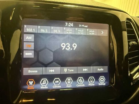Used 2019 Jeep Compass Limited AWD/4WD image 31