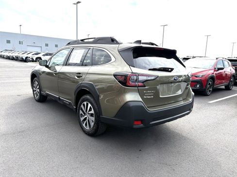 Certified 2025 Subaru Outback Premium AWD/4WD image 6