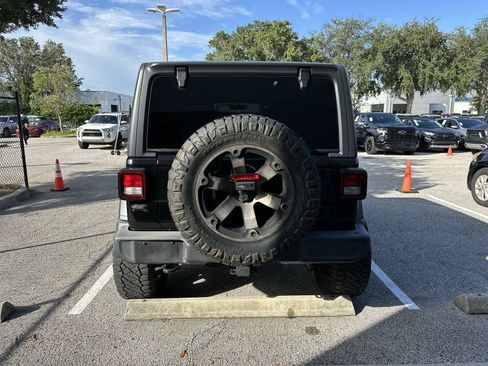 Used 2018 Jeep Wrangler Unlimited Sport S AWD/4WD image 7