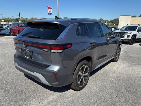 New 2025 Volkswagen Tiguan SE image 6